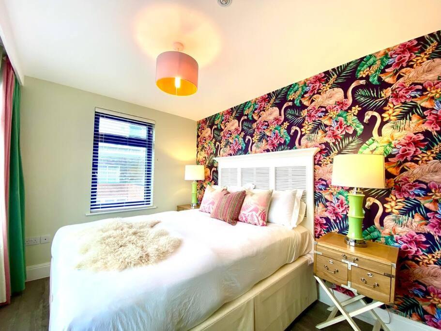 Quayside Penthouse: Poole's Prime 3-bedroom Haven