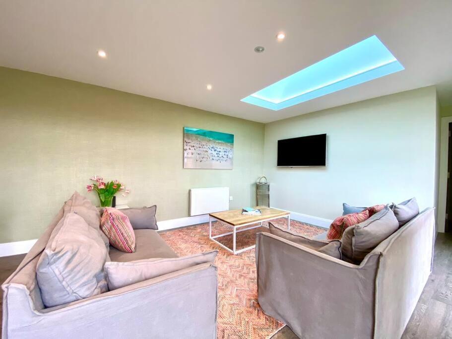 Apartment Quayside Penthouse: Poole's Prime 3-bedroom Haven Poole