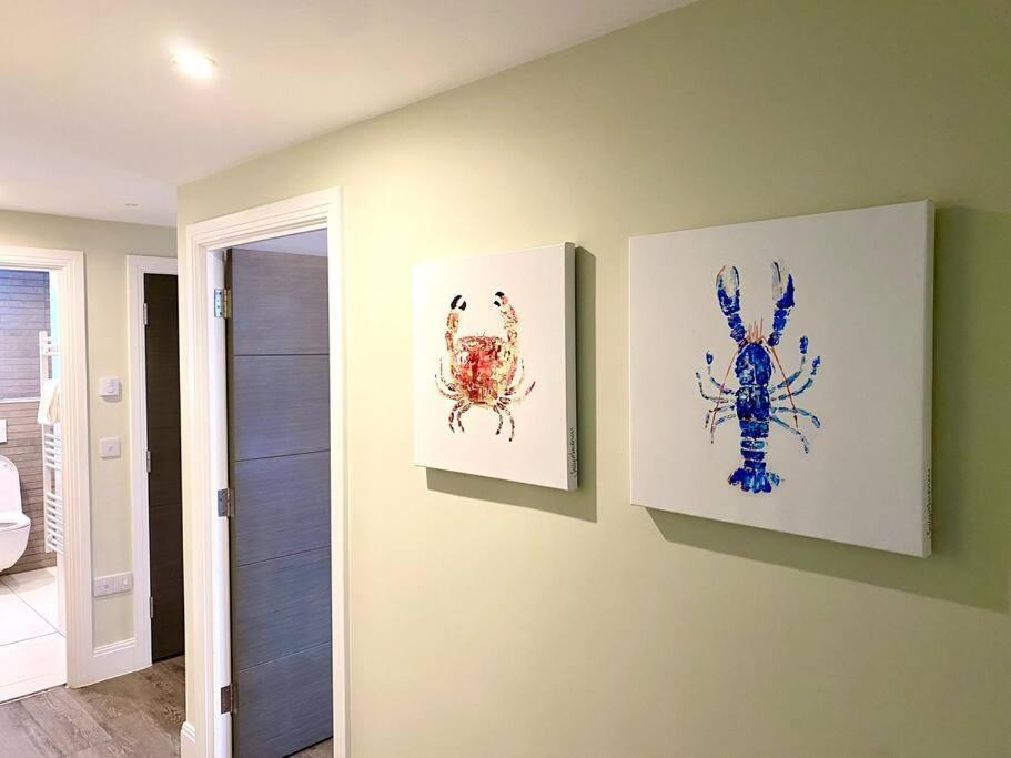 Quayside Penthouse: Poole's Prime 3-bedroom Haven